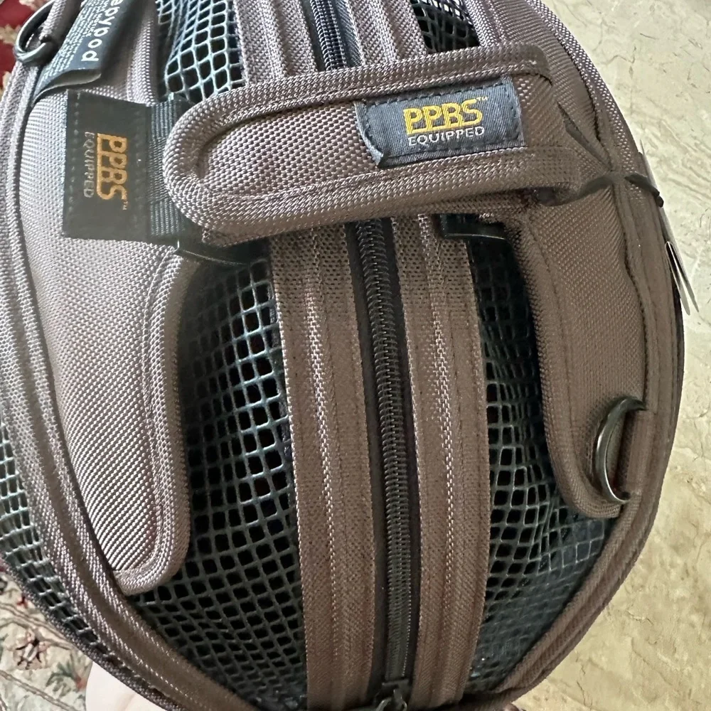 #103 Sleepypod Mini Brown for 3.3 dog. EUC